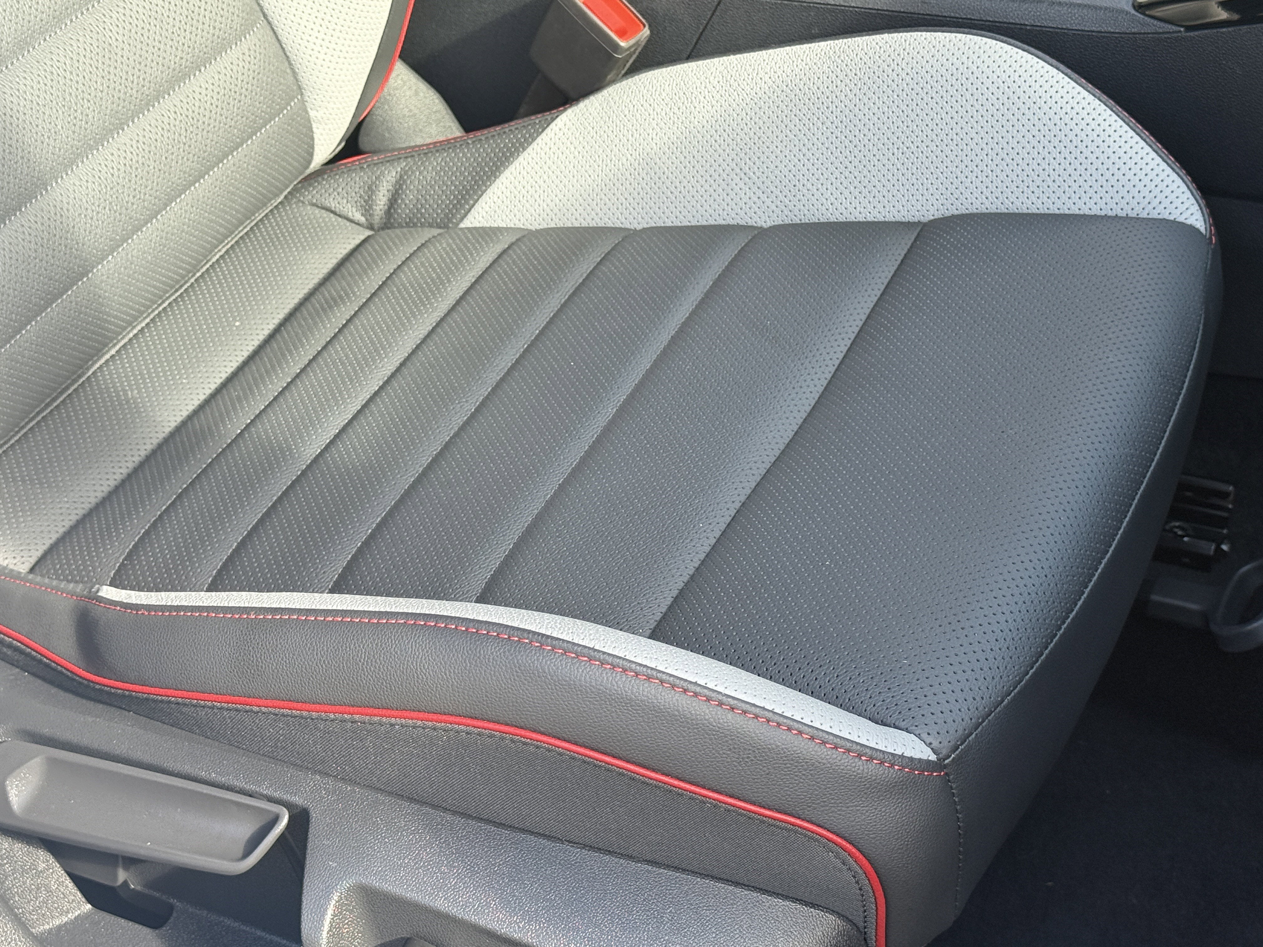 2024 Volkswagen Golf GTI Autobahn