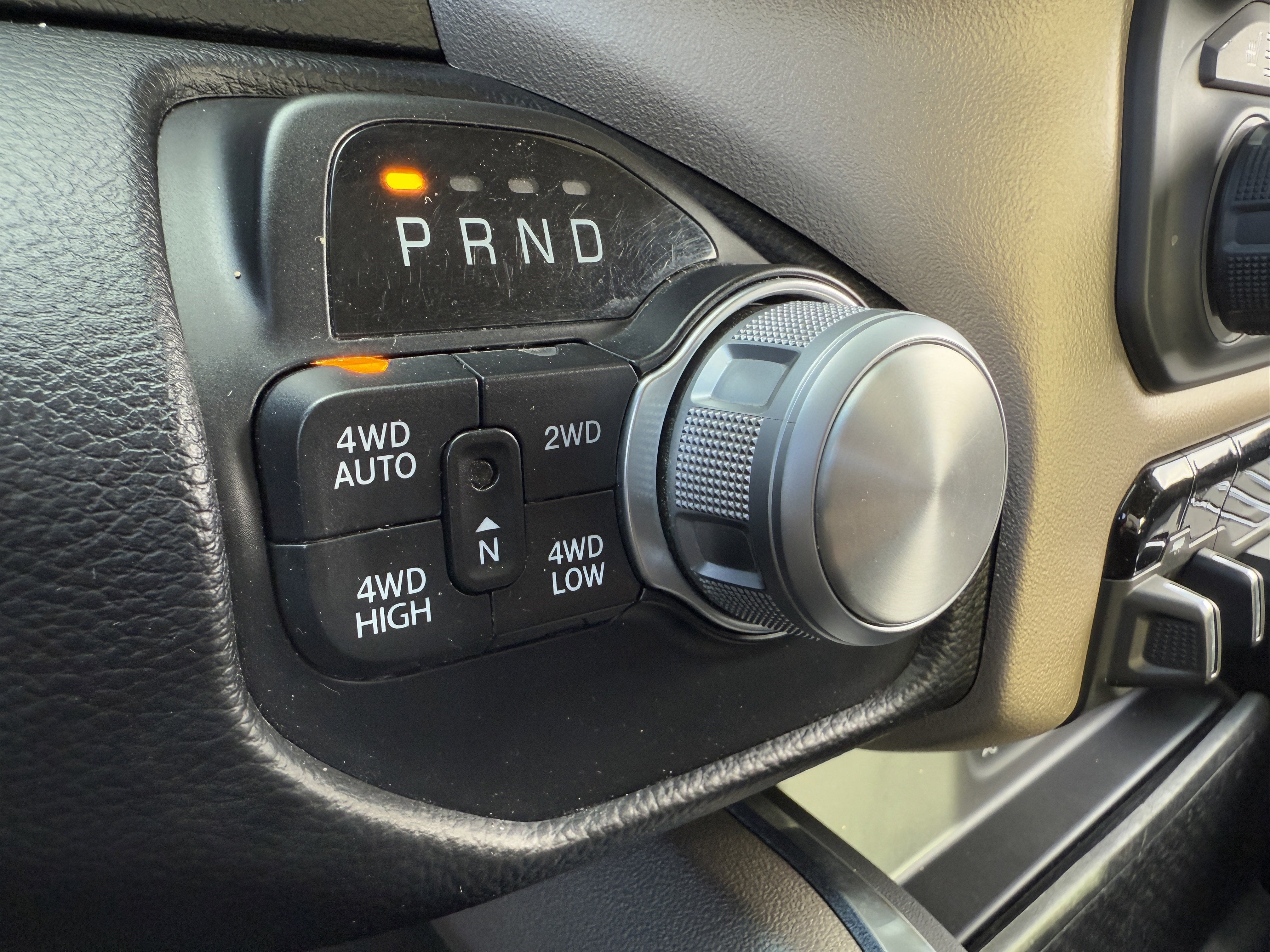 2020 RAM 1500 Laramie Crew Cab 4x4 5'7" Box