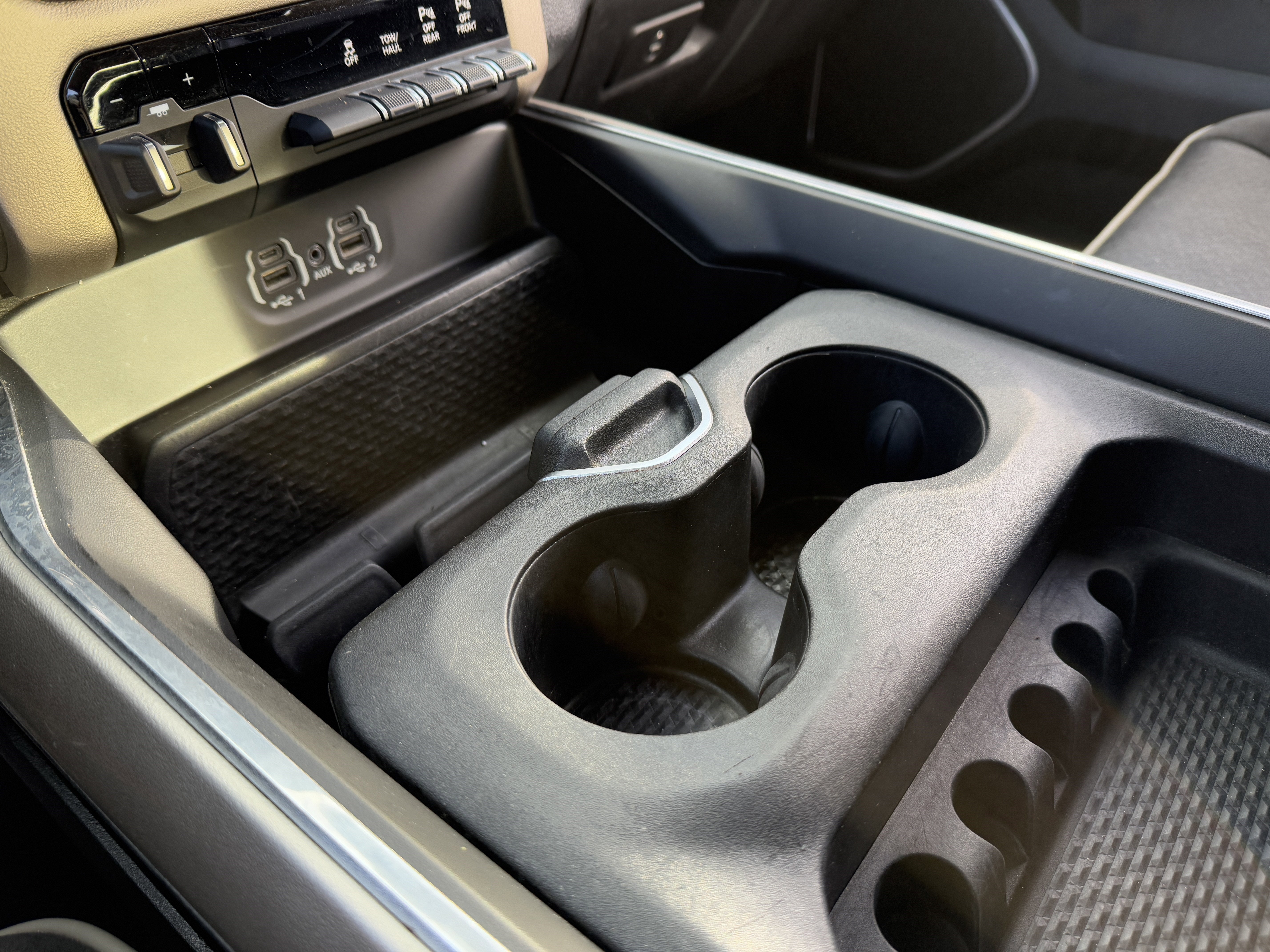 2020 RAM 1500 Laramie Crew Cab 4x4 5'7" Box