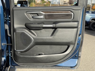 2020 RAM 1500 Laramie Crew Cab 4x4 5'7" Box