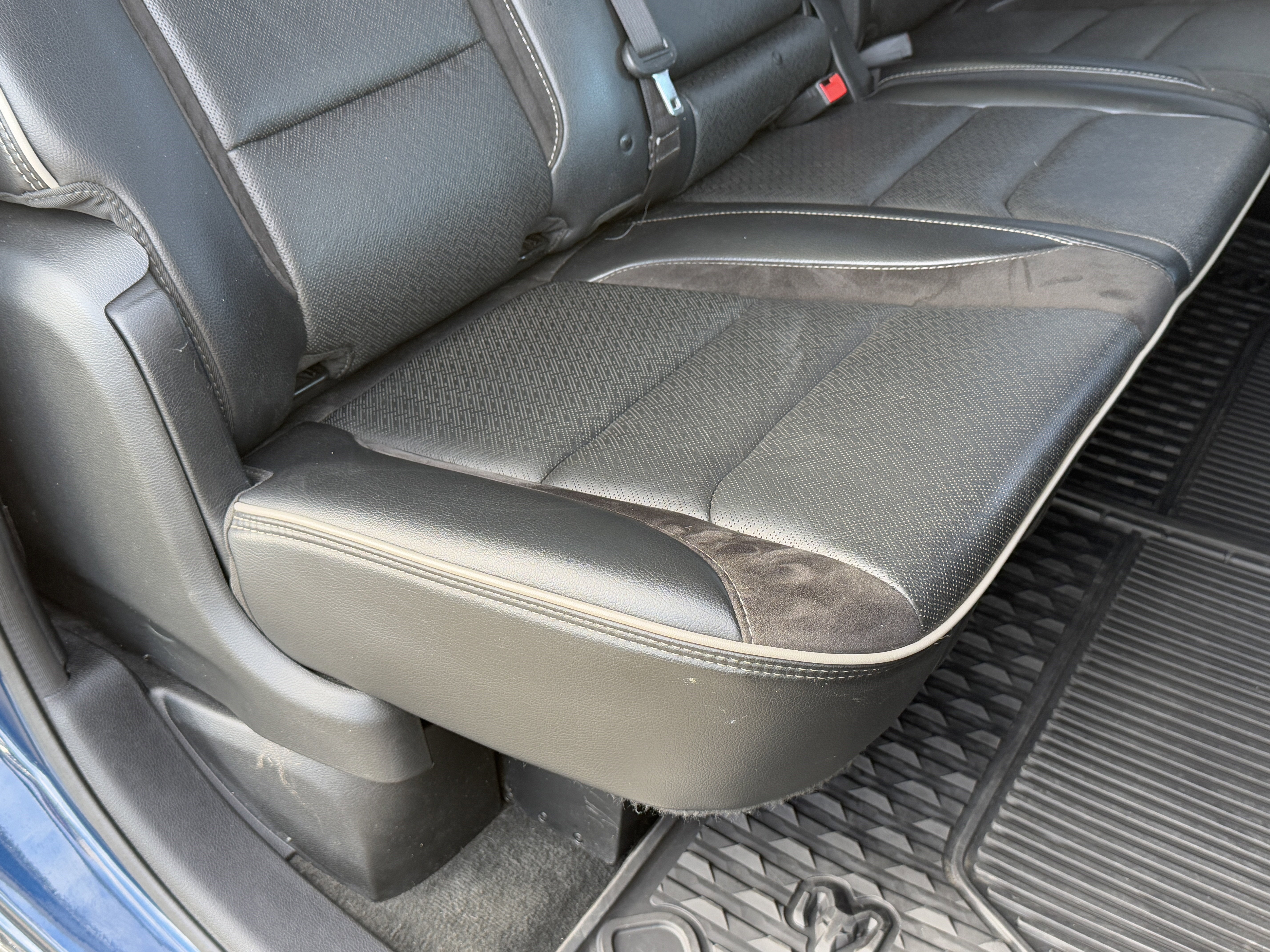 2020 RAM 1500 Laramie Crew Cab 4x4 5'7" Box