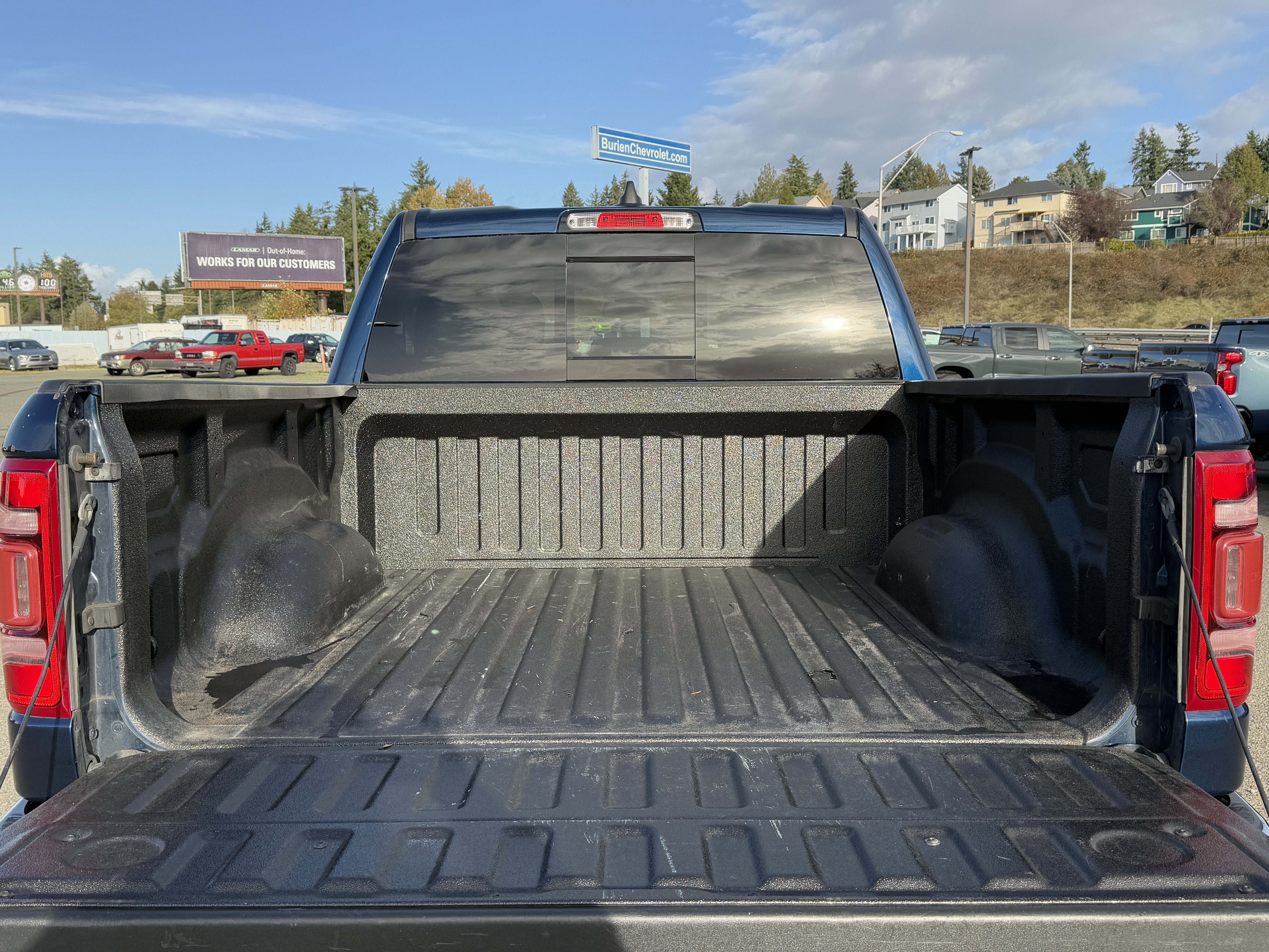 2020 RAM 1500 Laramie Crew Cab 4x4 5'7" Box