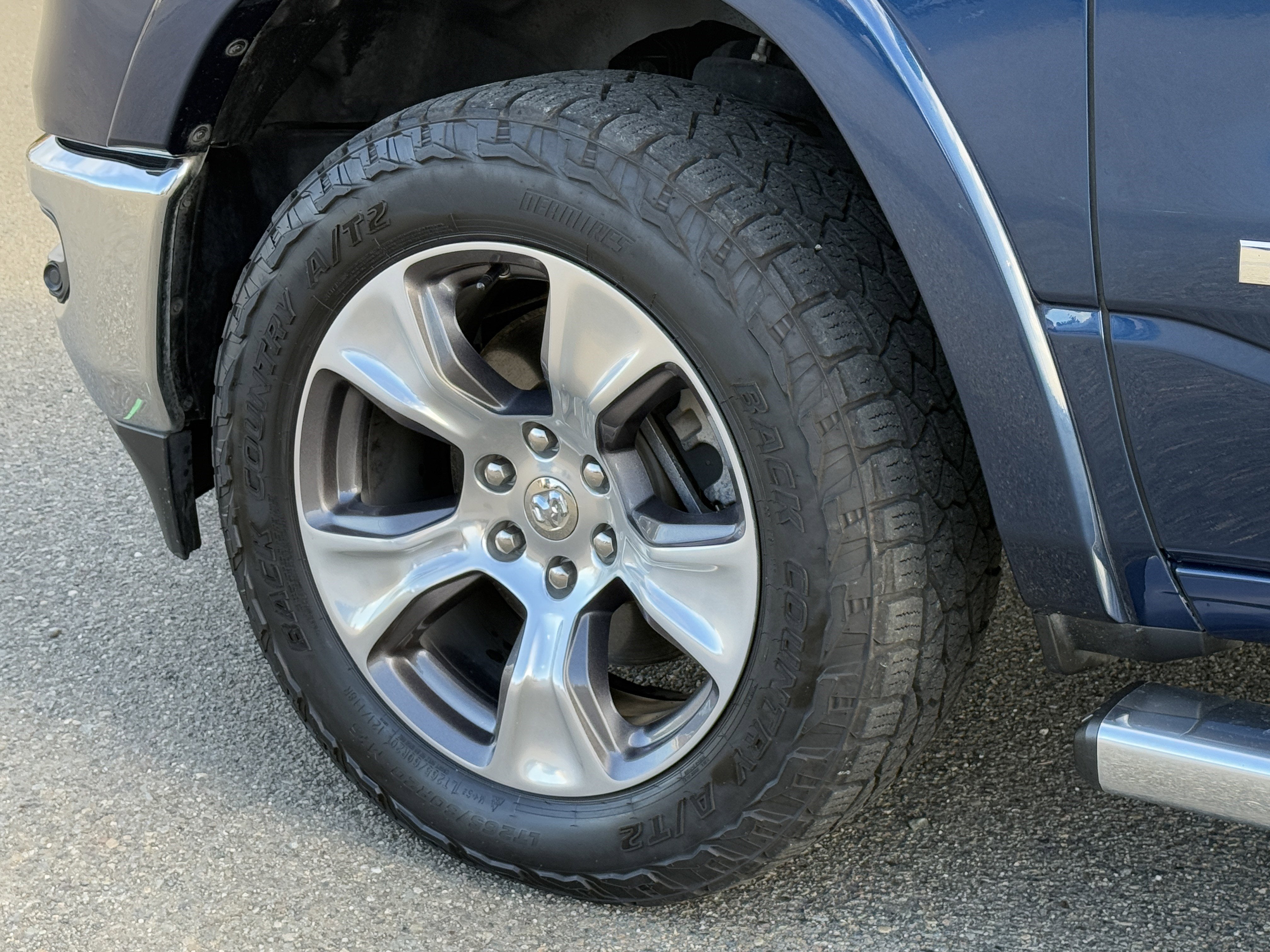 2020 RAM 1500 Laramie Crew Cab 4x4 5'7" Box