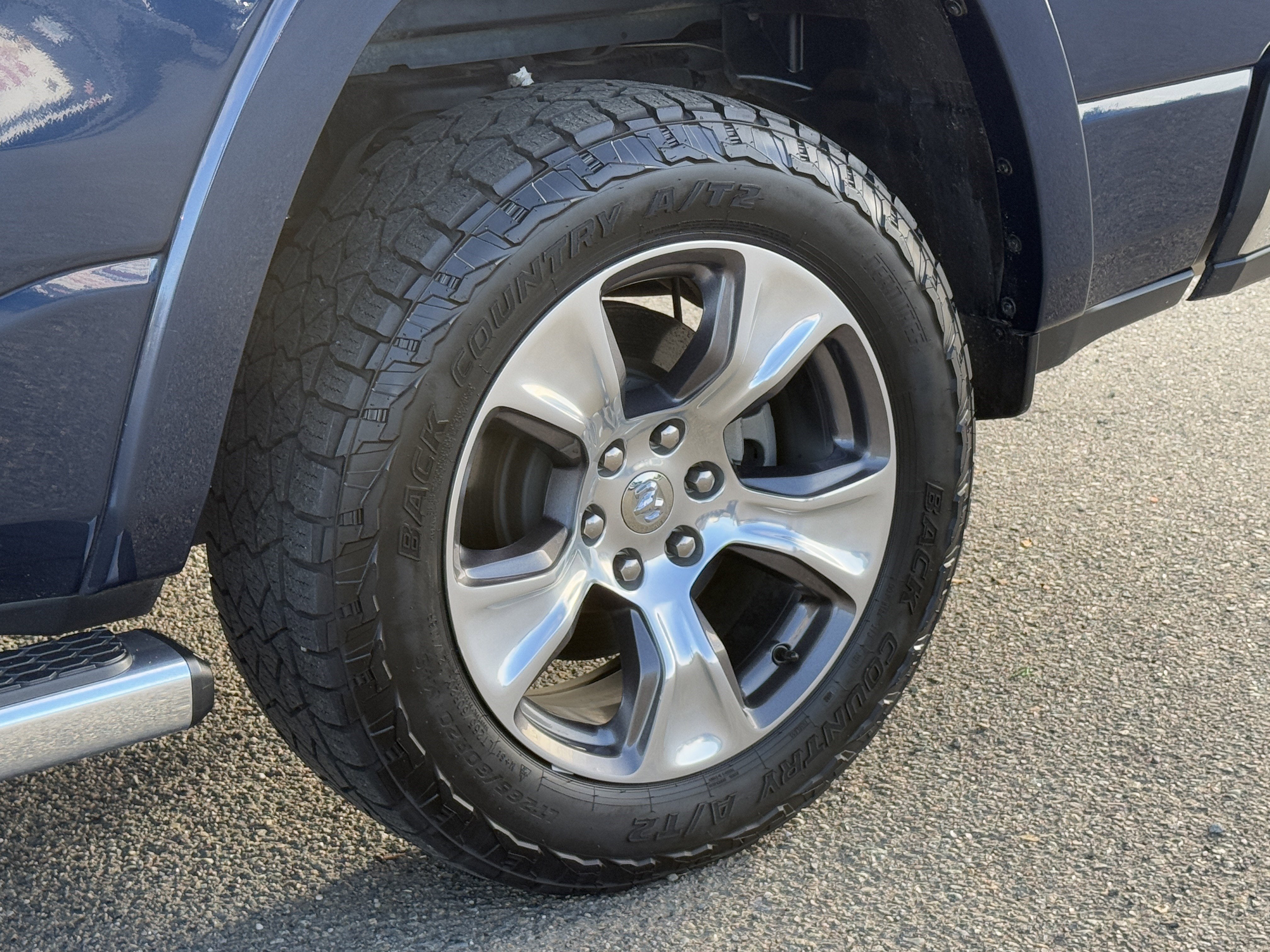 2020 RAM 1500 Laramie Crew Cab 4x4 5'7" Box