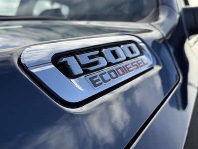 2020 RAM 1500 Laramie Crew Cab 4x4 5'7" Box