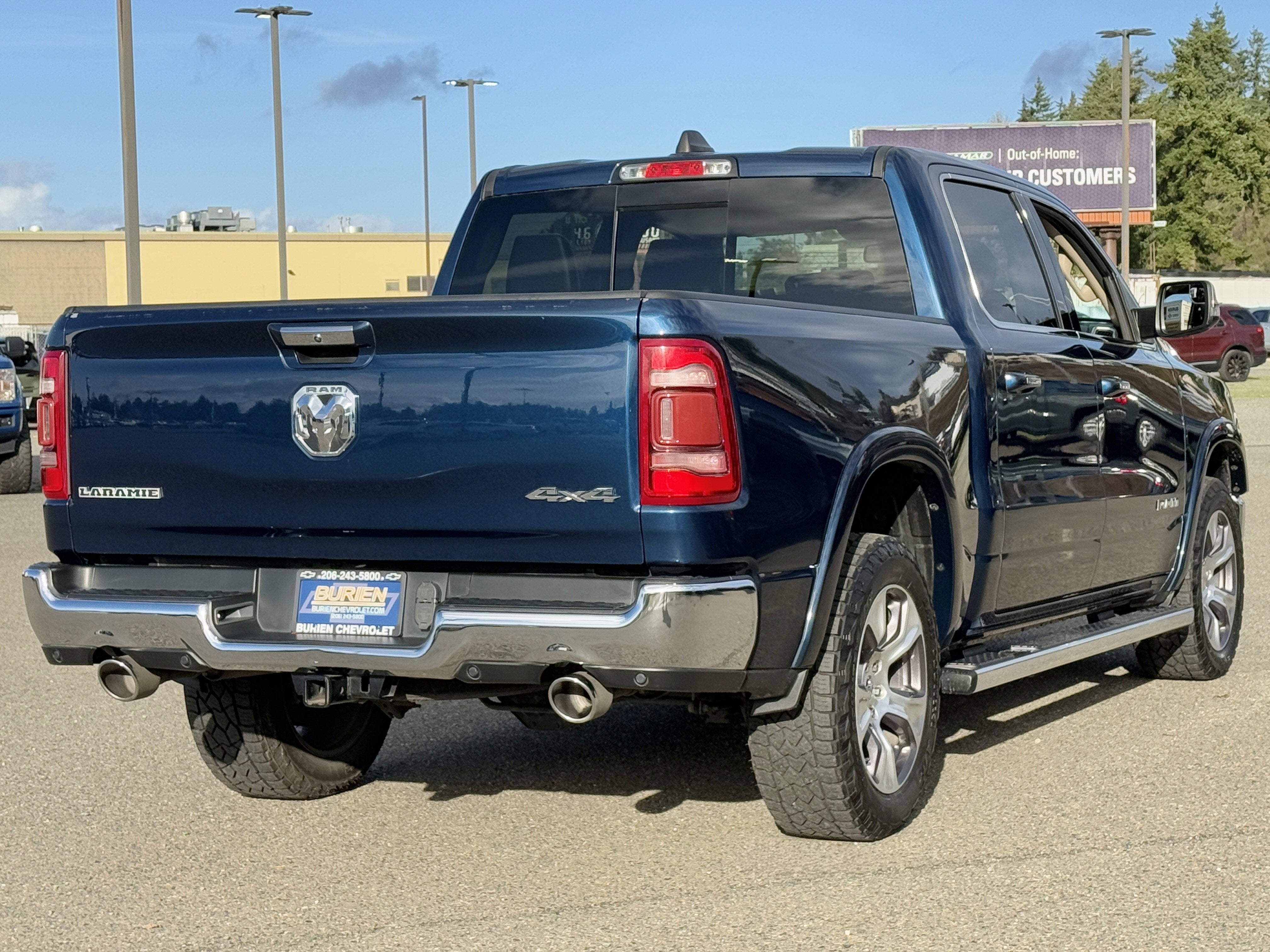 2020 RAM 1500 Laramie Crew Cab 4x4 5'7" Box