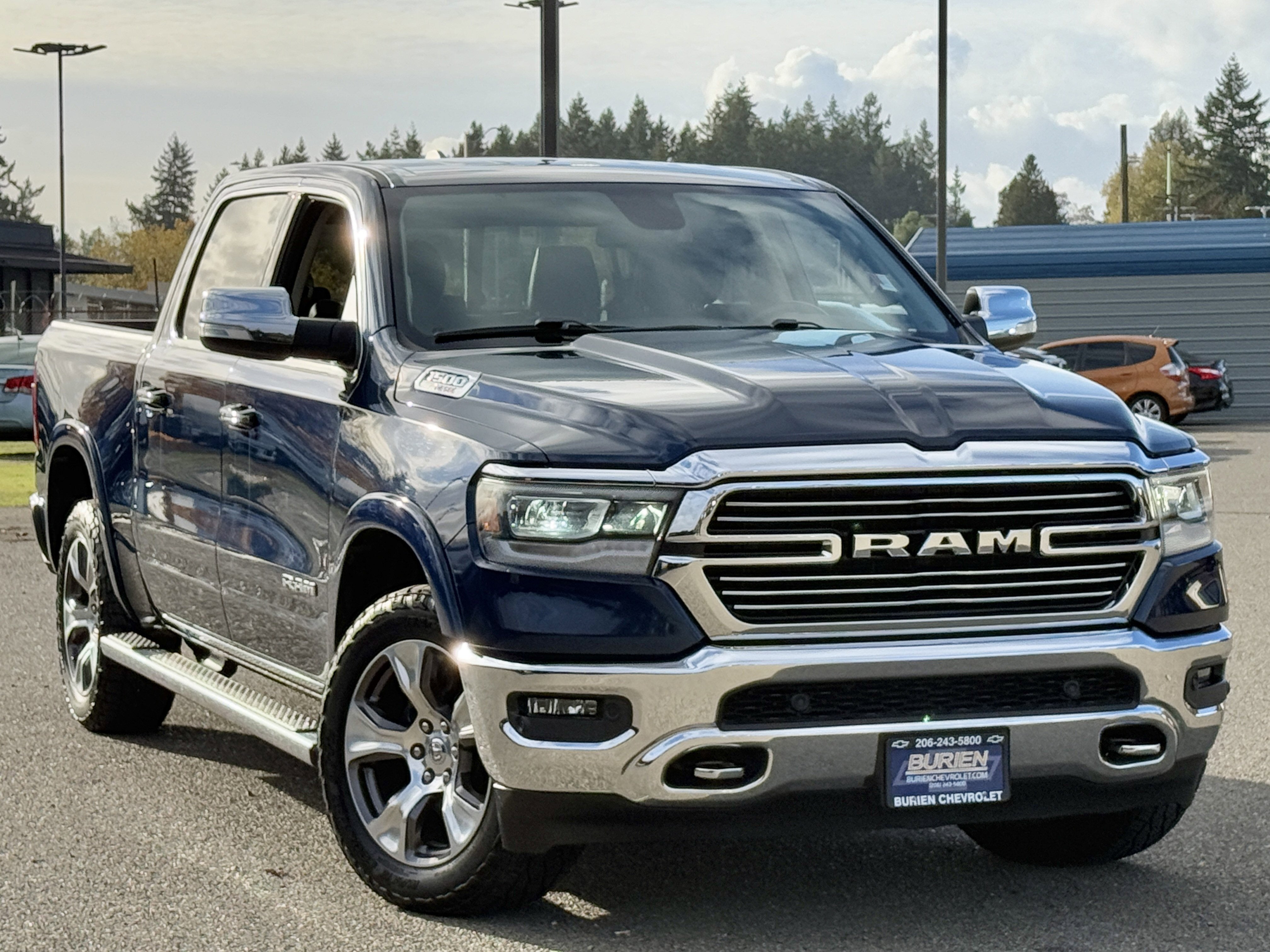 2020 RAM 1500 Laramie Crew Cab 4x4 5'7" Box