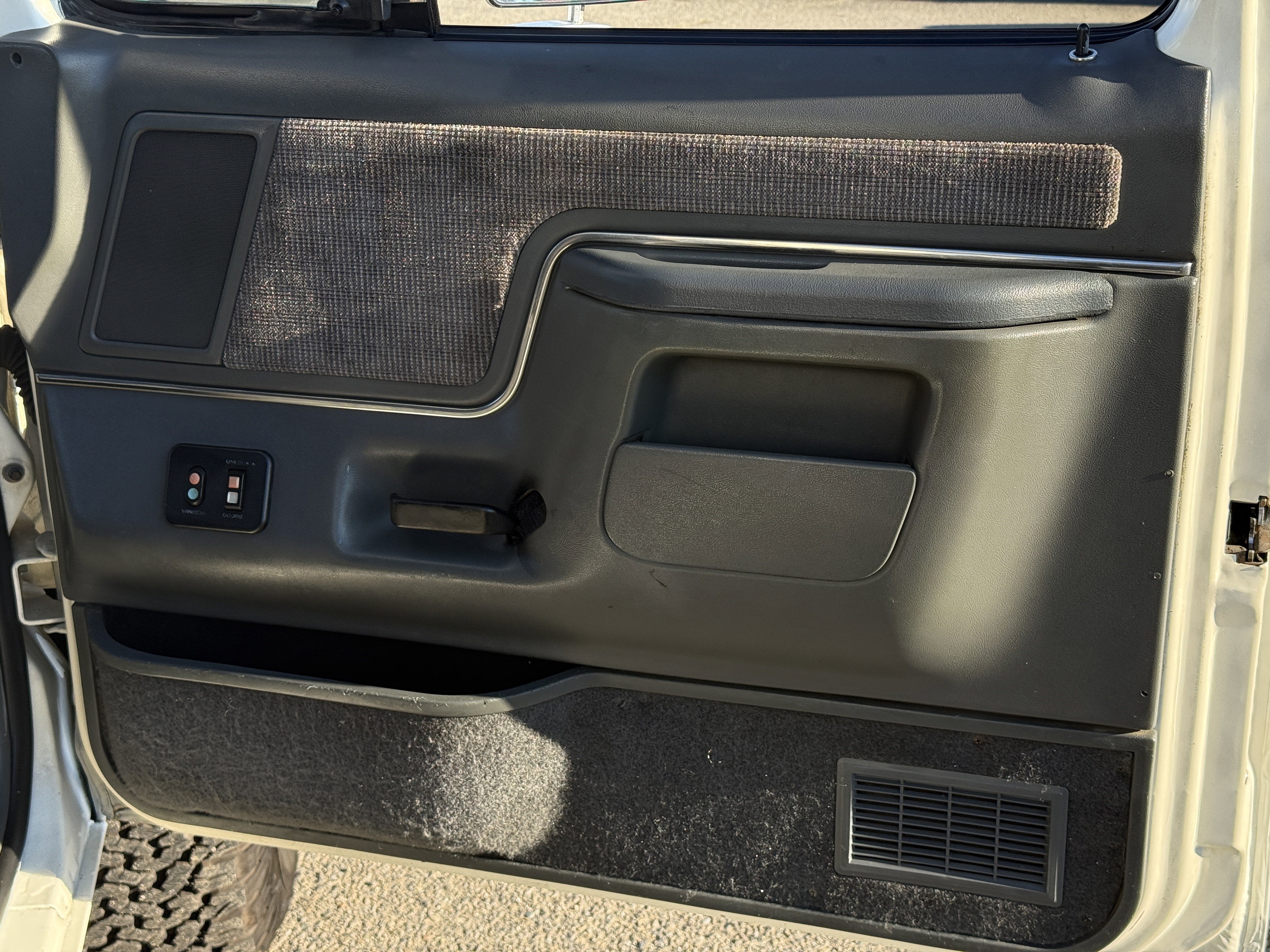 1990 Ford Bronco Base