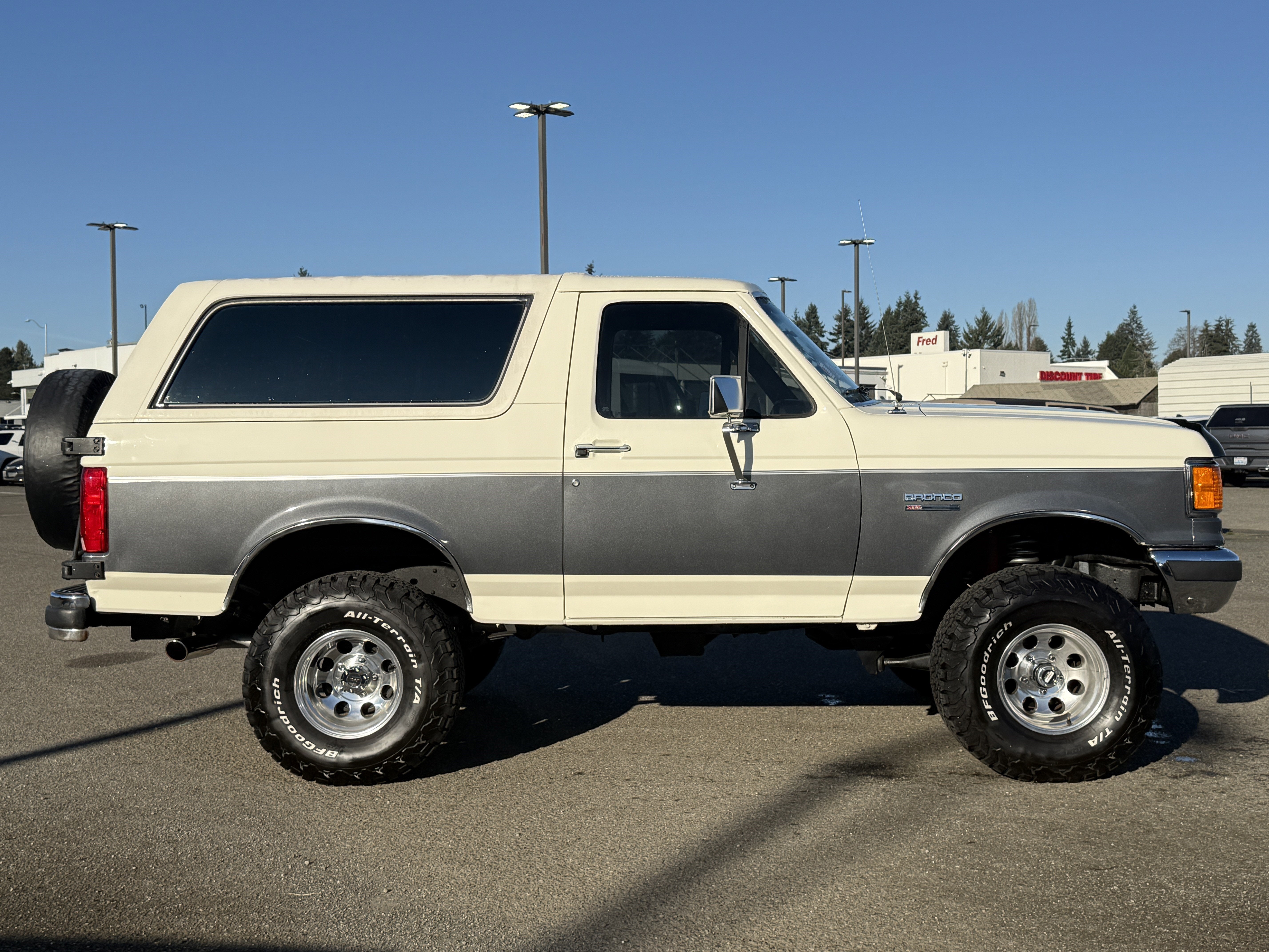 1990 Ford Bronco Base