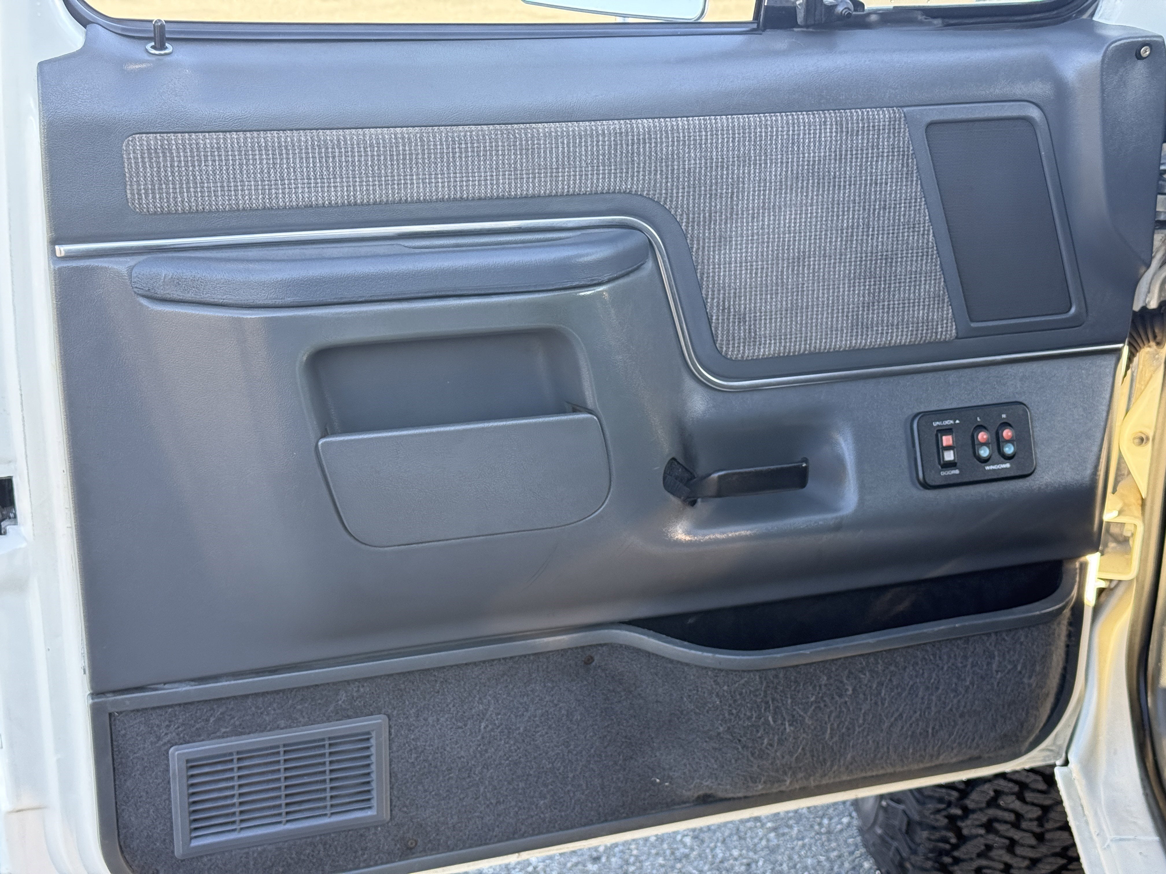 1990 Ford Bronco Base