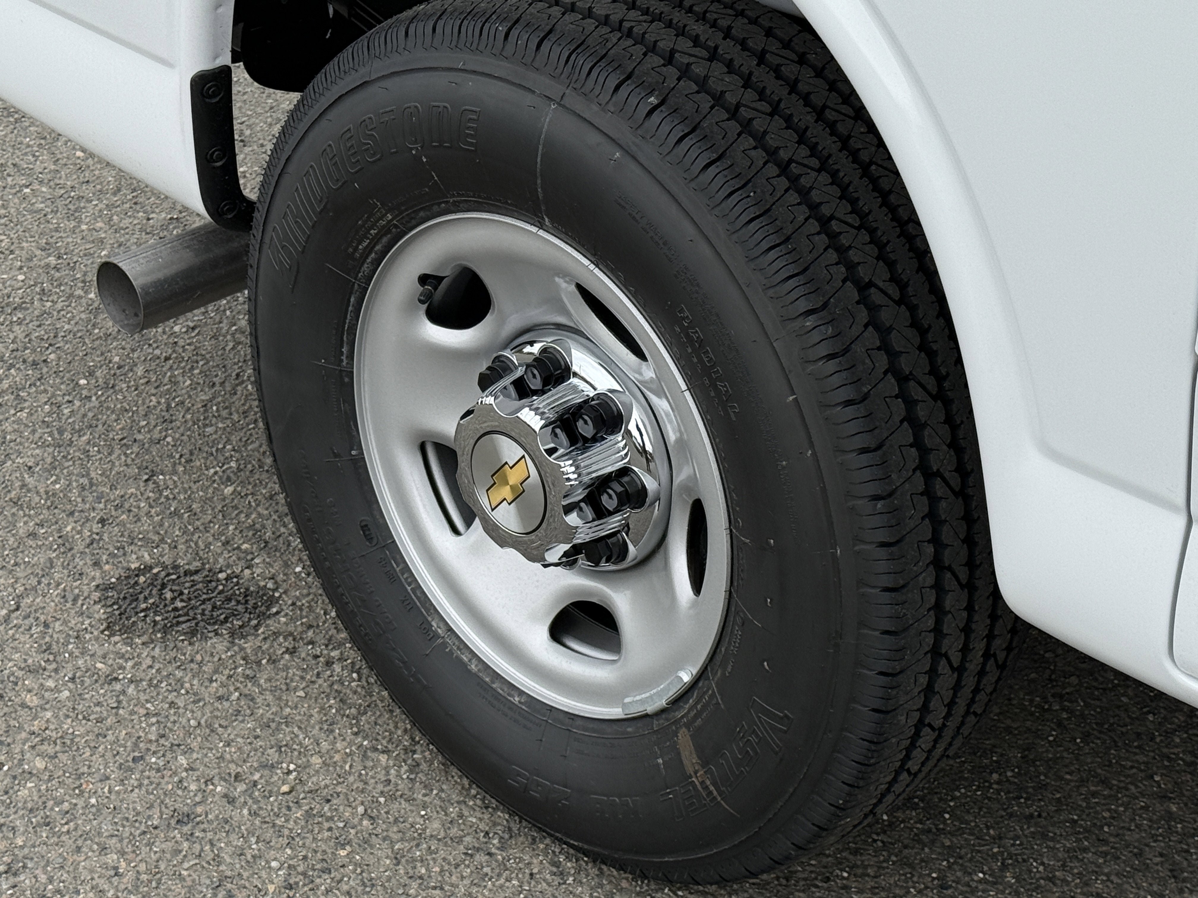 2026 Chevrolet Express Passenger 1LT