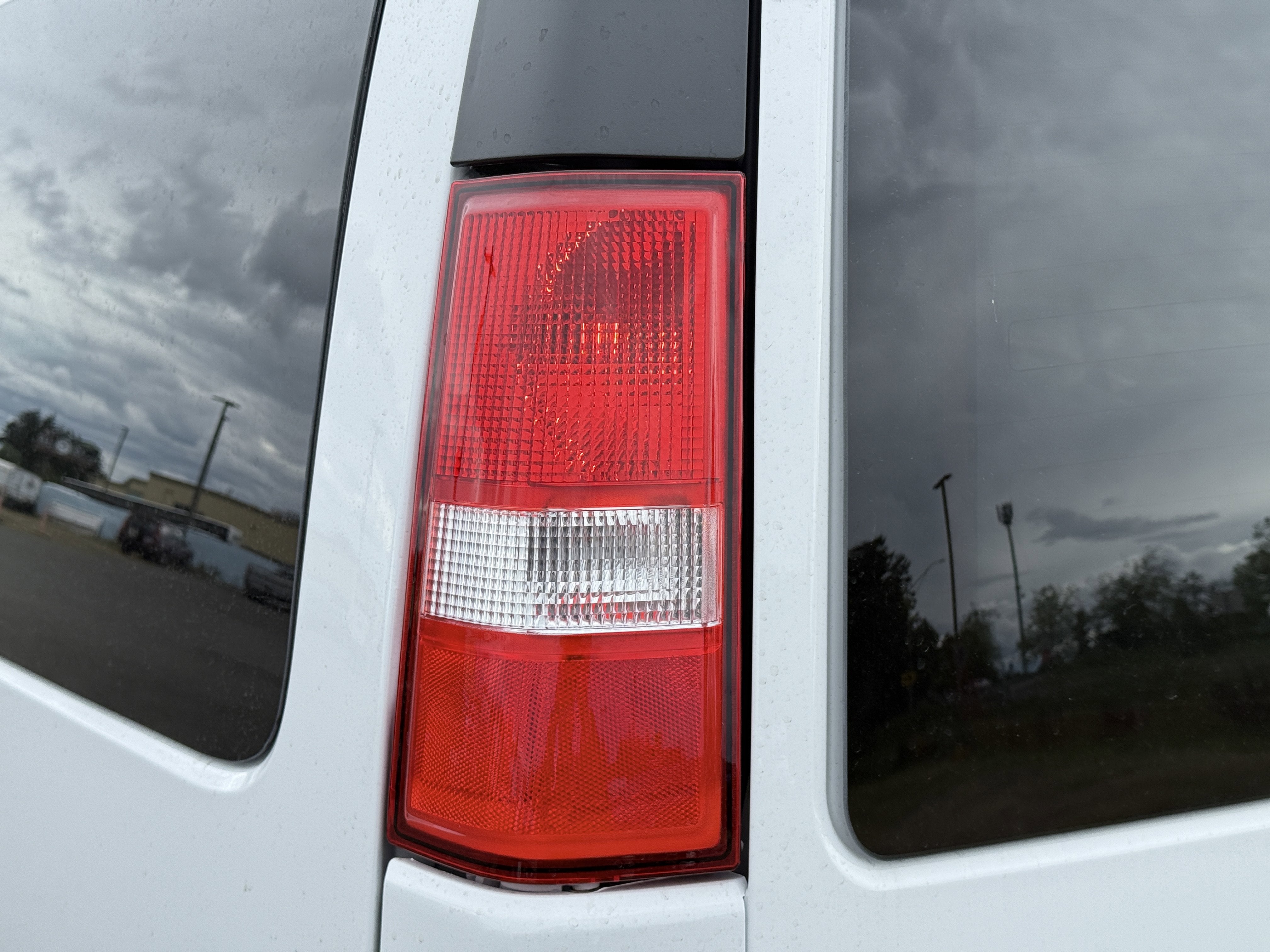 2026 Chevrolet Express Passenger 1LT