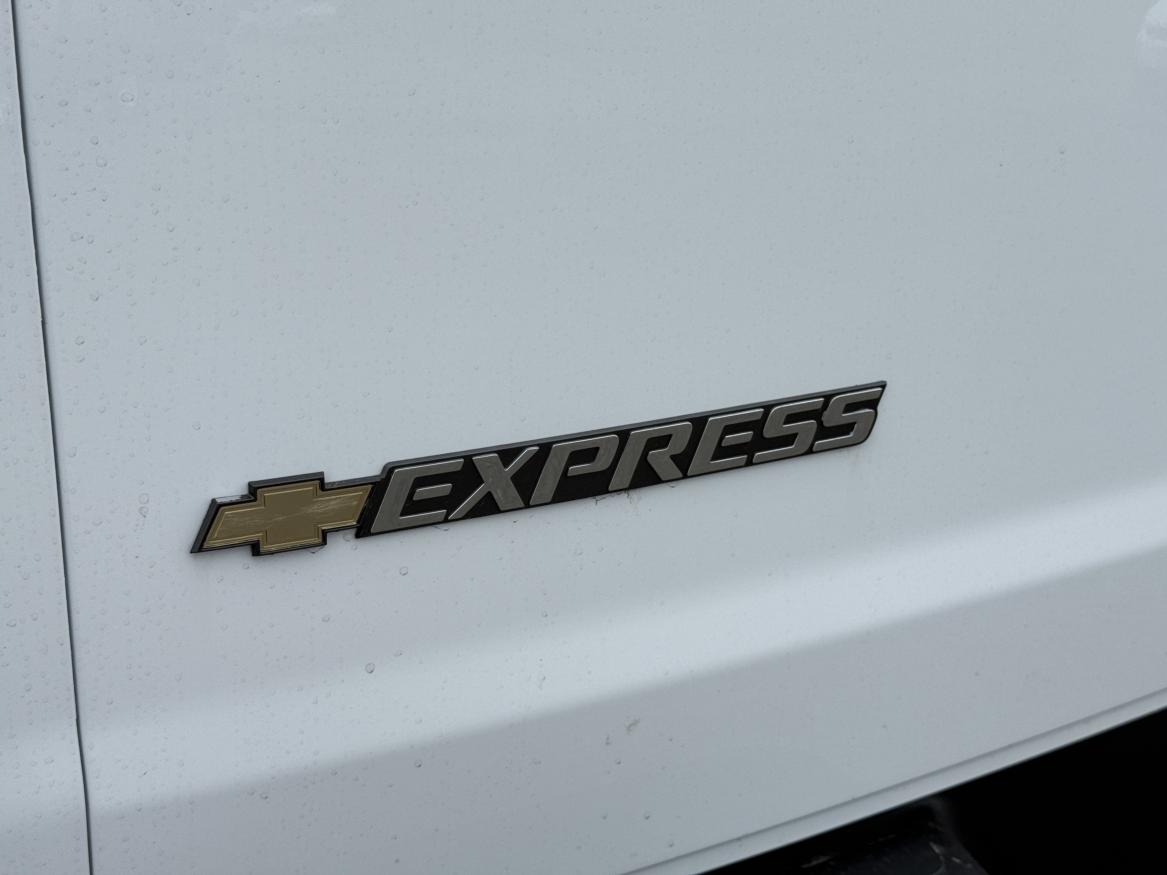 2026 Chevrolet Express Passenger 1LT