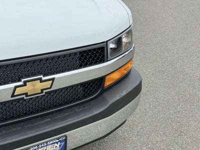 2026 Chevrolet Express Passenger 1LT