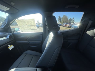 2025 Chevrolet Colorado WT/LT