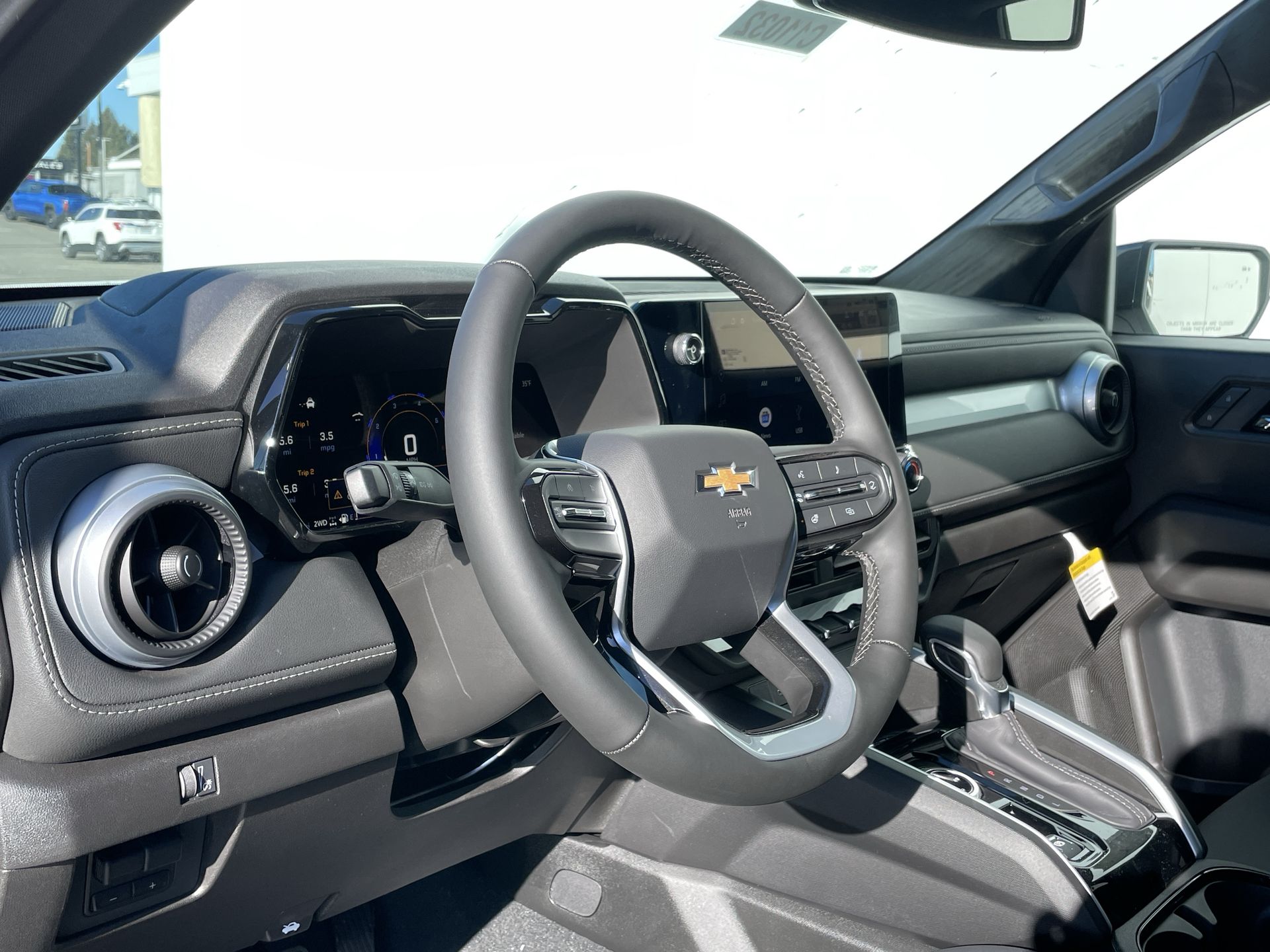 2025 Chevrolet Colorado WT/LT