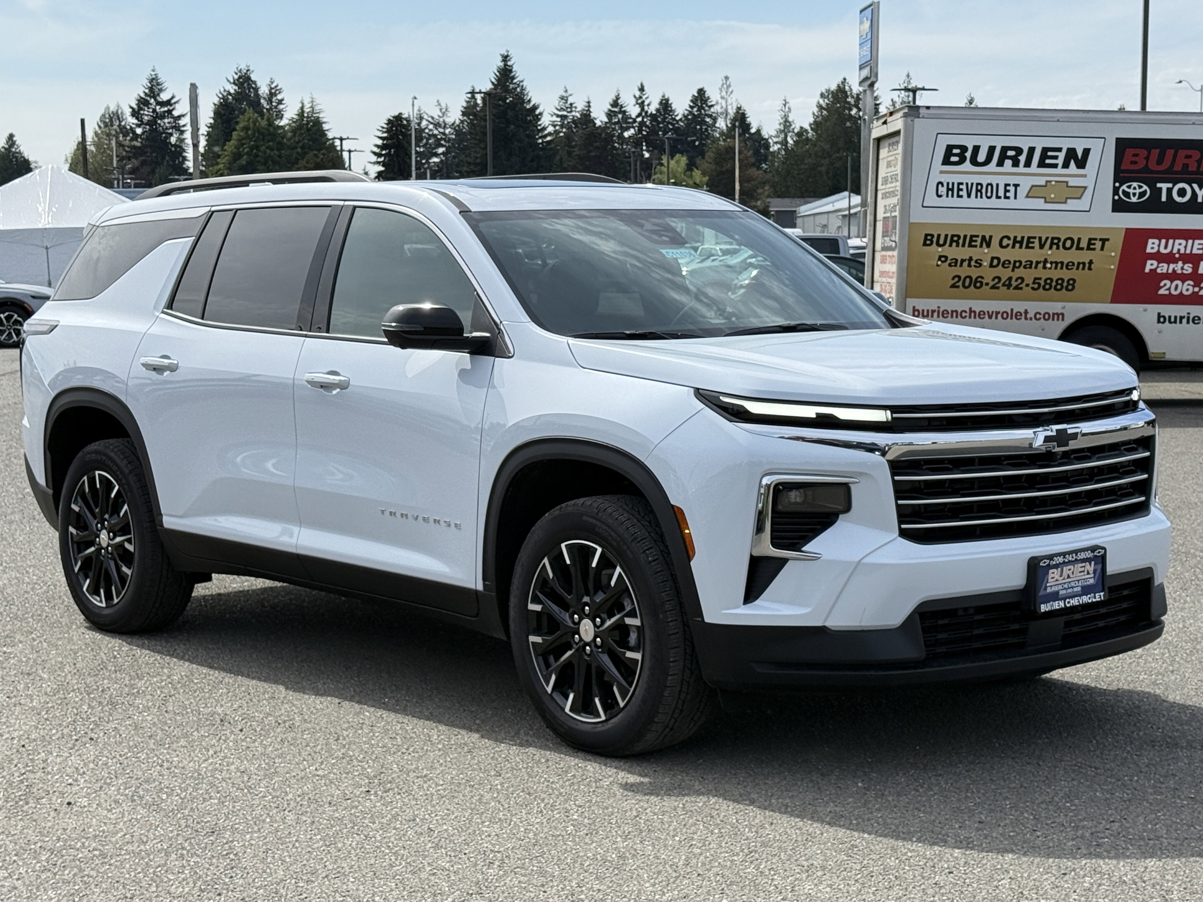 2026 Chevrolet Traverse LT