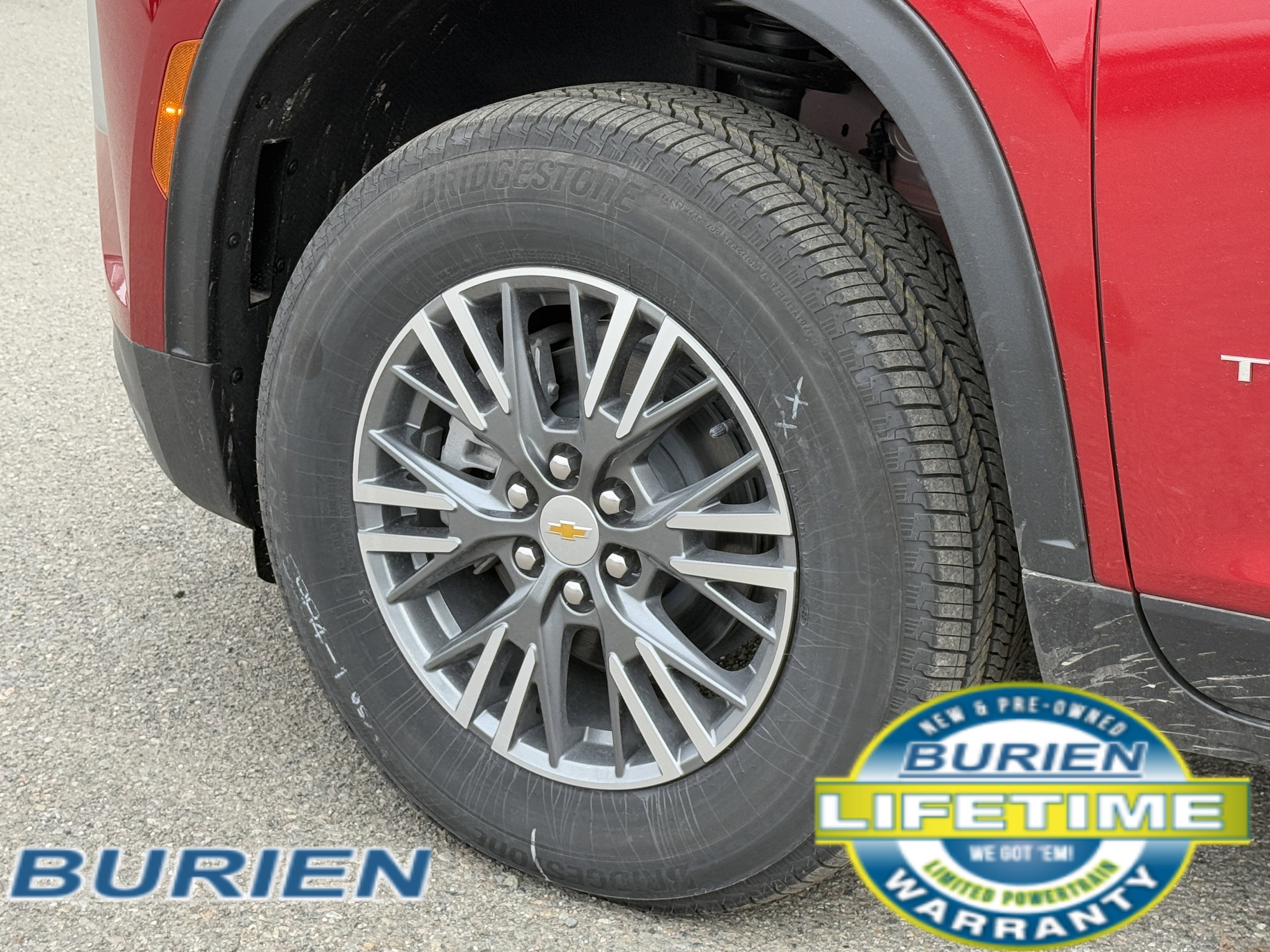 2025 Chevrolet Traverse LT