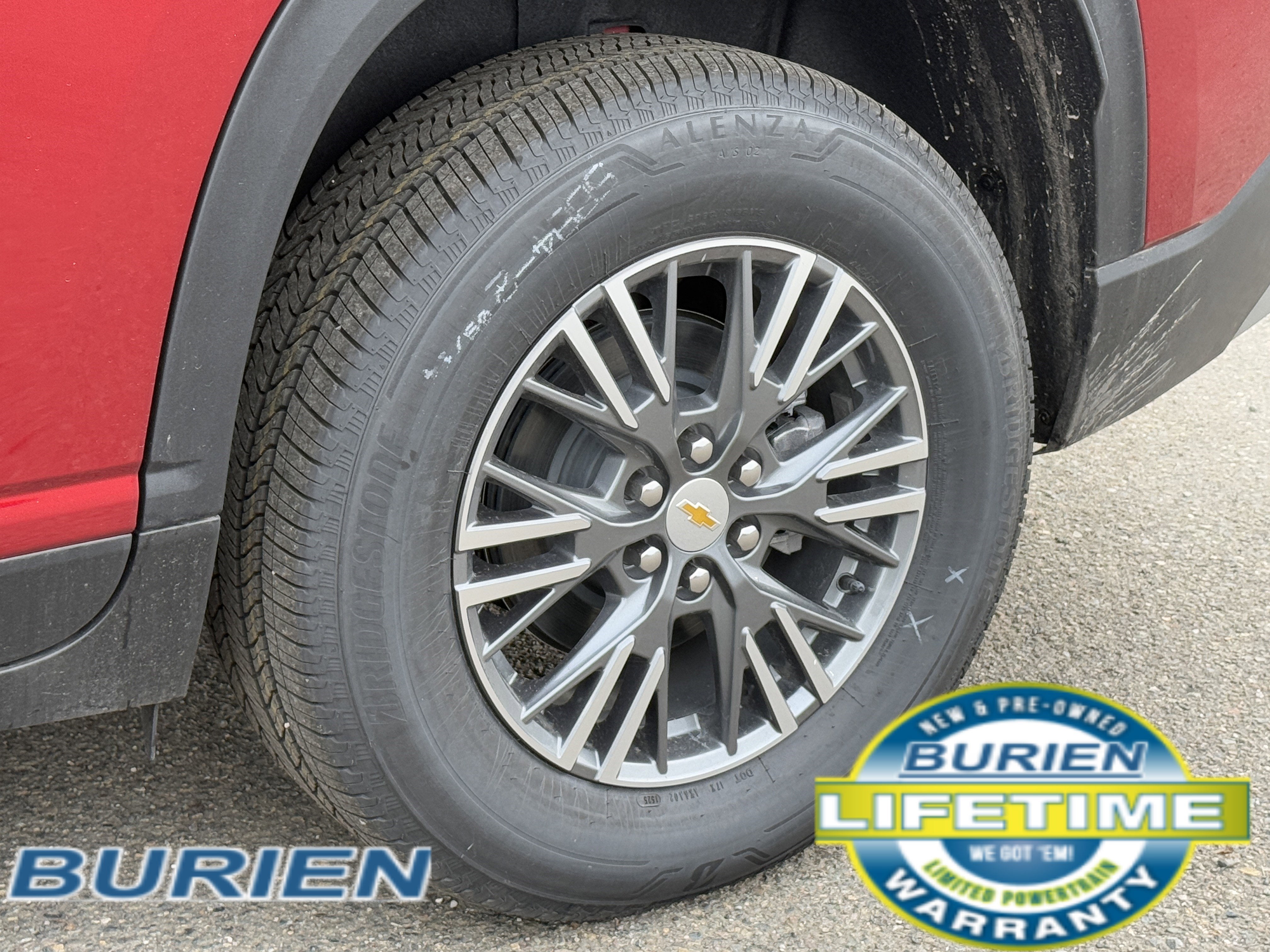 2025 Chevrolet Traverse LT