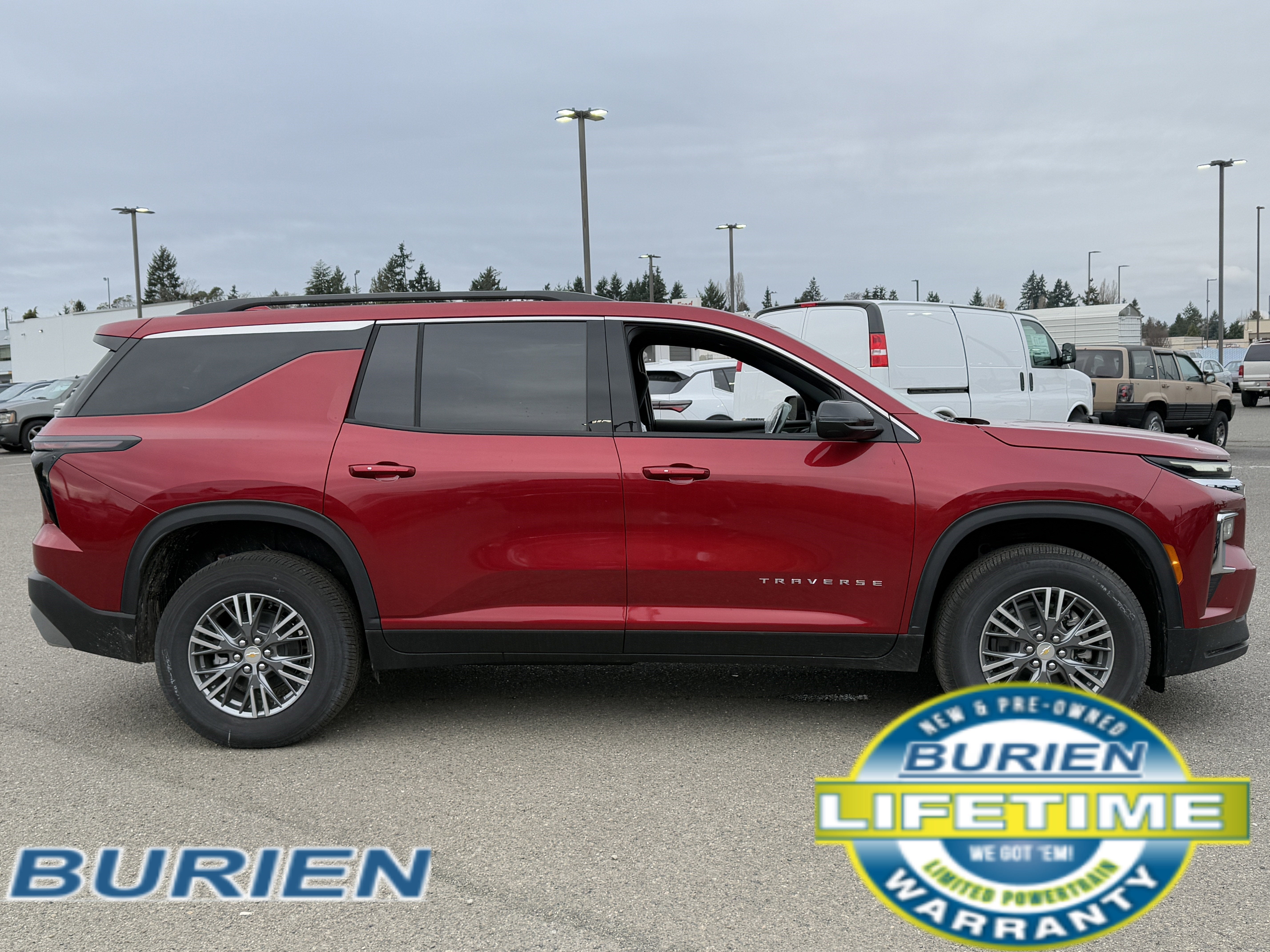 2025 Chevrolet Traverse LT