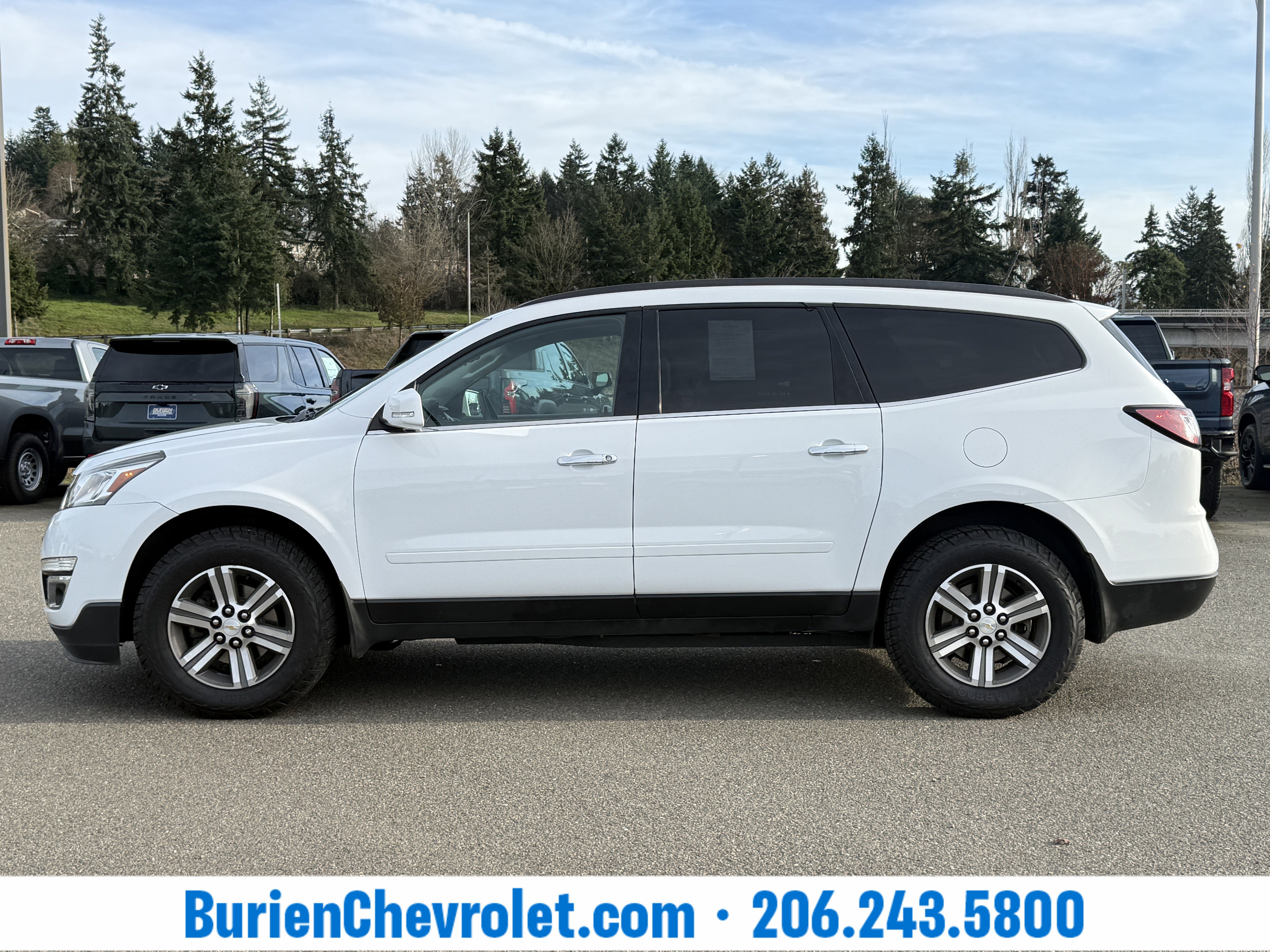 Used 2017 Chevrolet Traverse 1LT with VIN 1GNKVGKD4HJ204980 for sale in Burien, WA