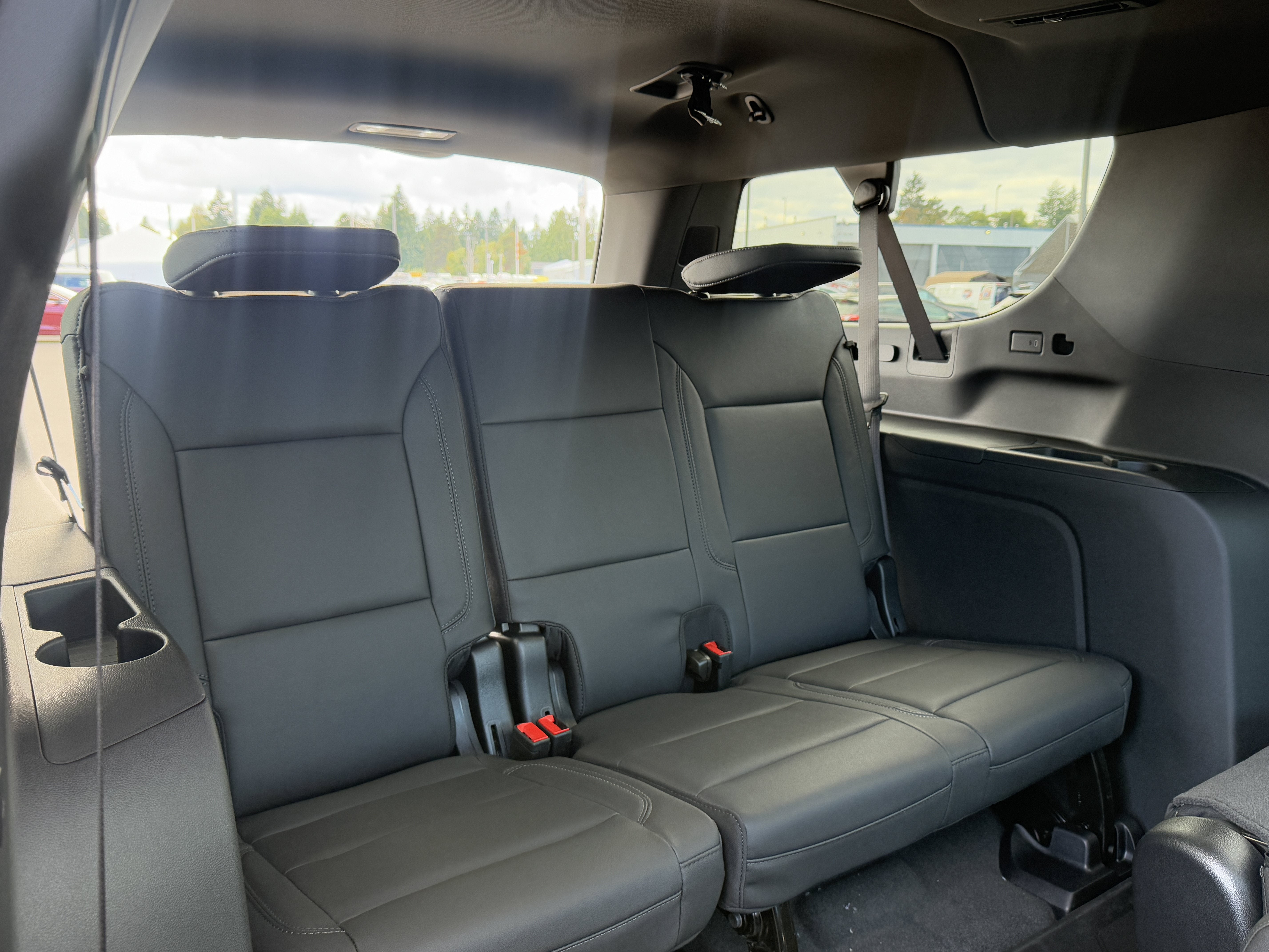 2026 Chevrolet Suburban LT - Photo 27
