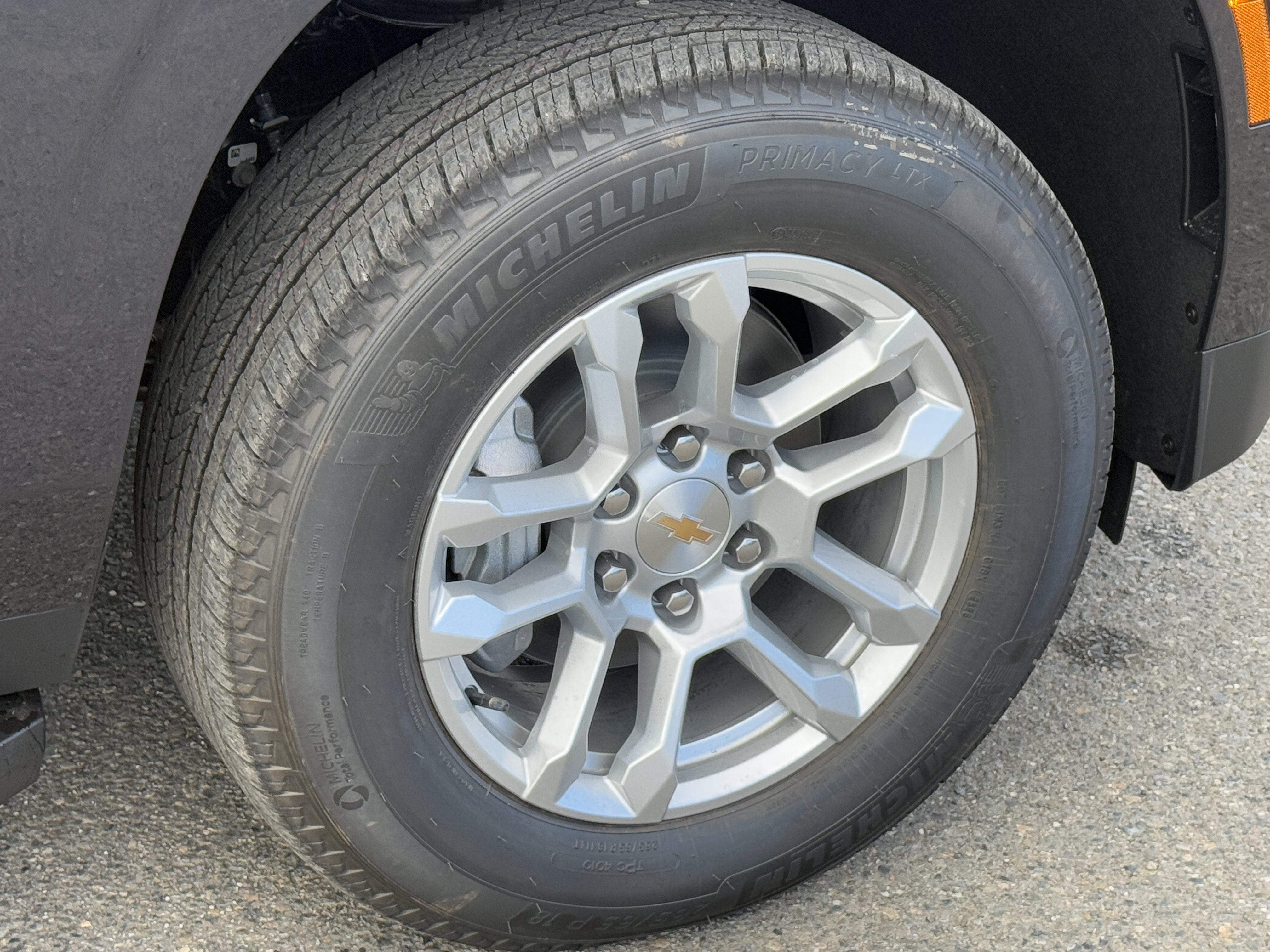 2026 Chevrolet Suburban LT - Photo 28