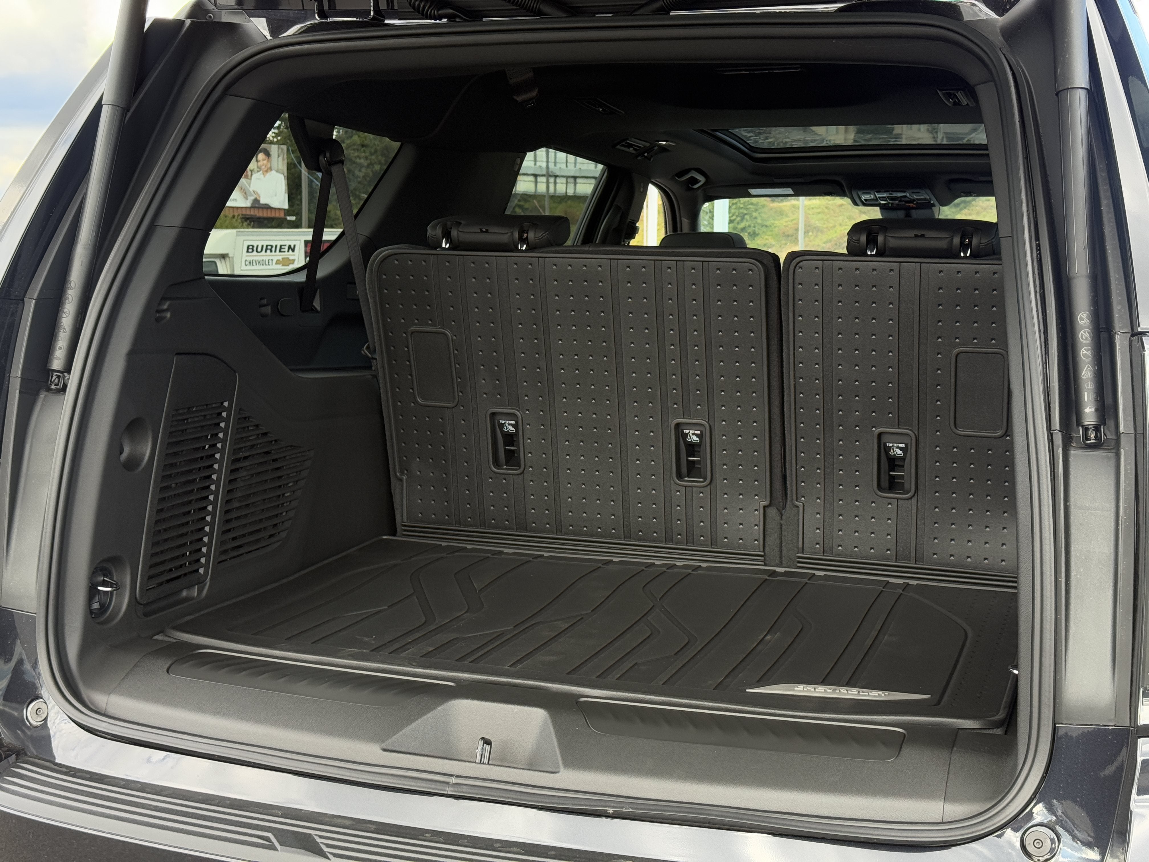 2026 Chevrolet Suburban LT - Photo 32