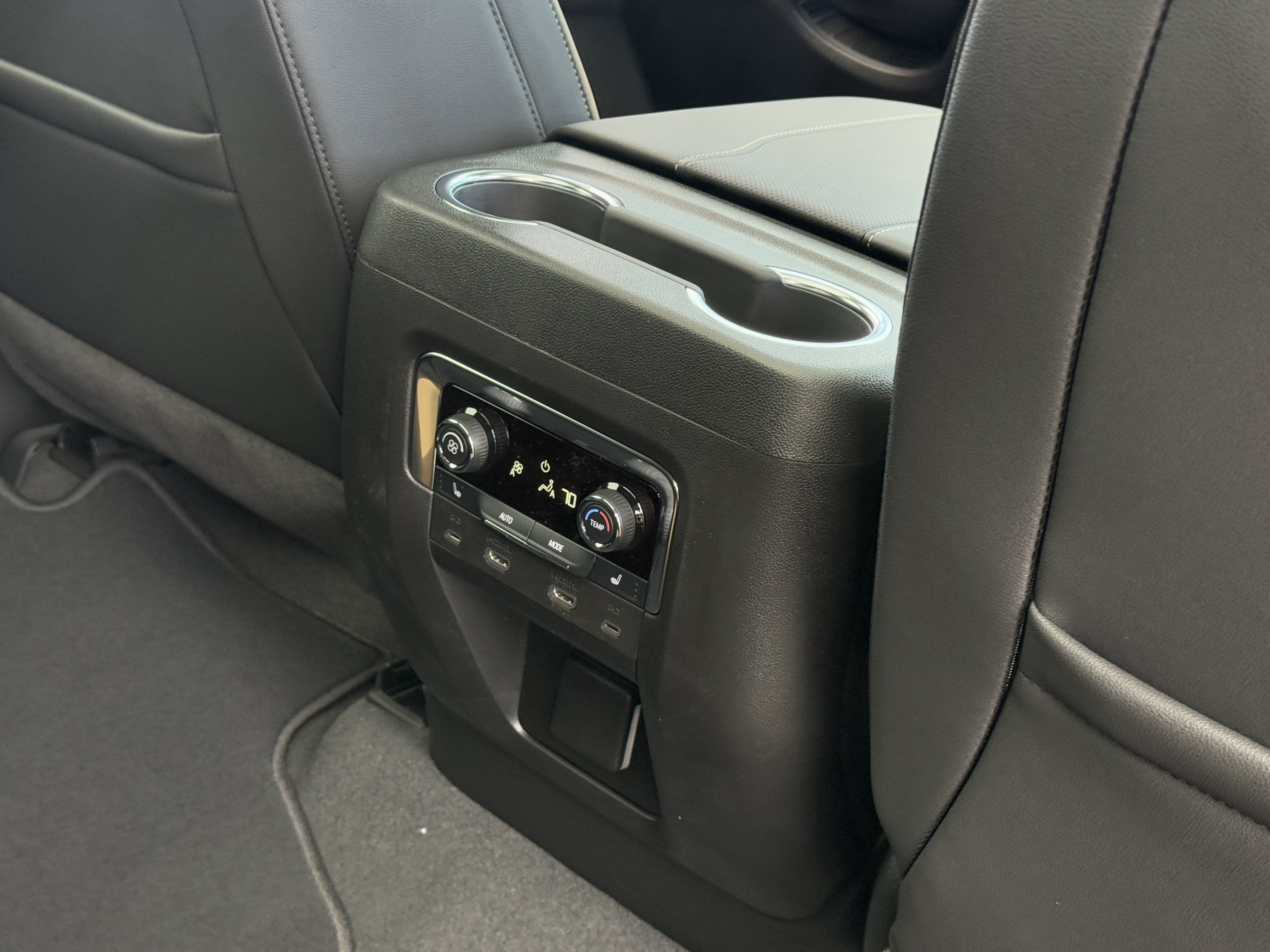 2026 Chevrolet Suburban Premier - Photo 26
