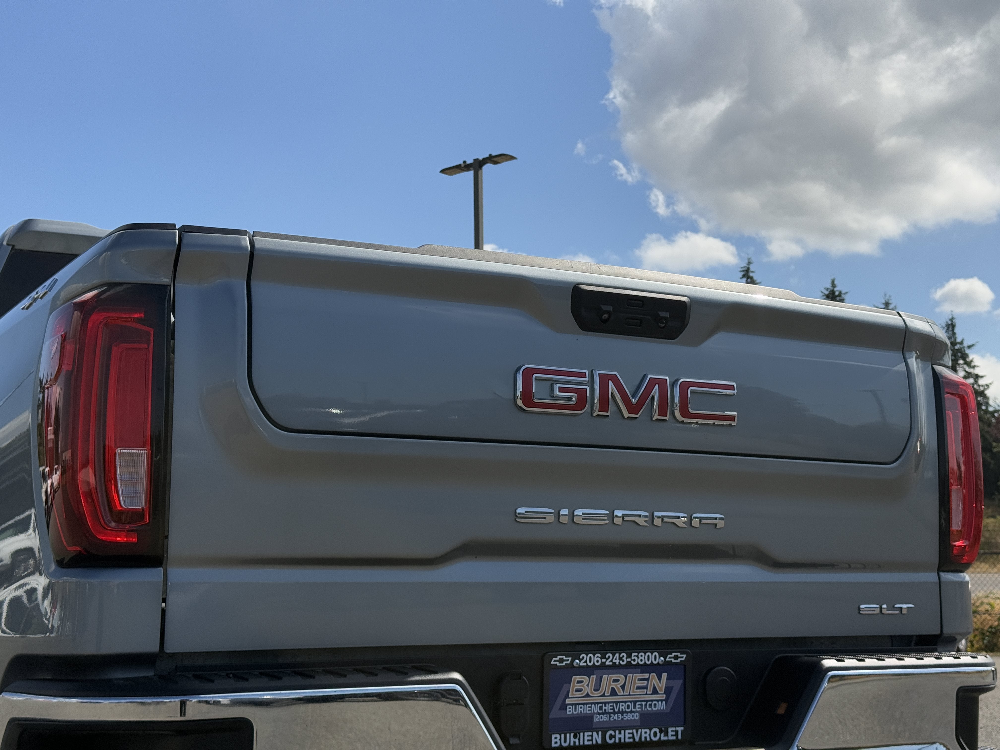 2025 GMC Sierra 1500 SLT