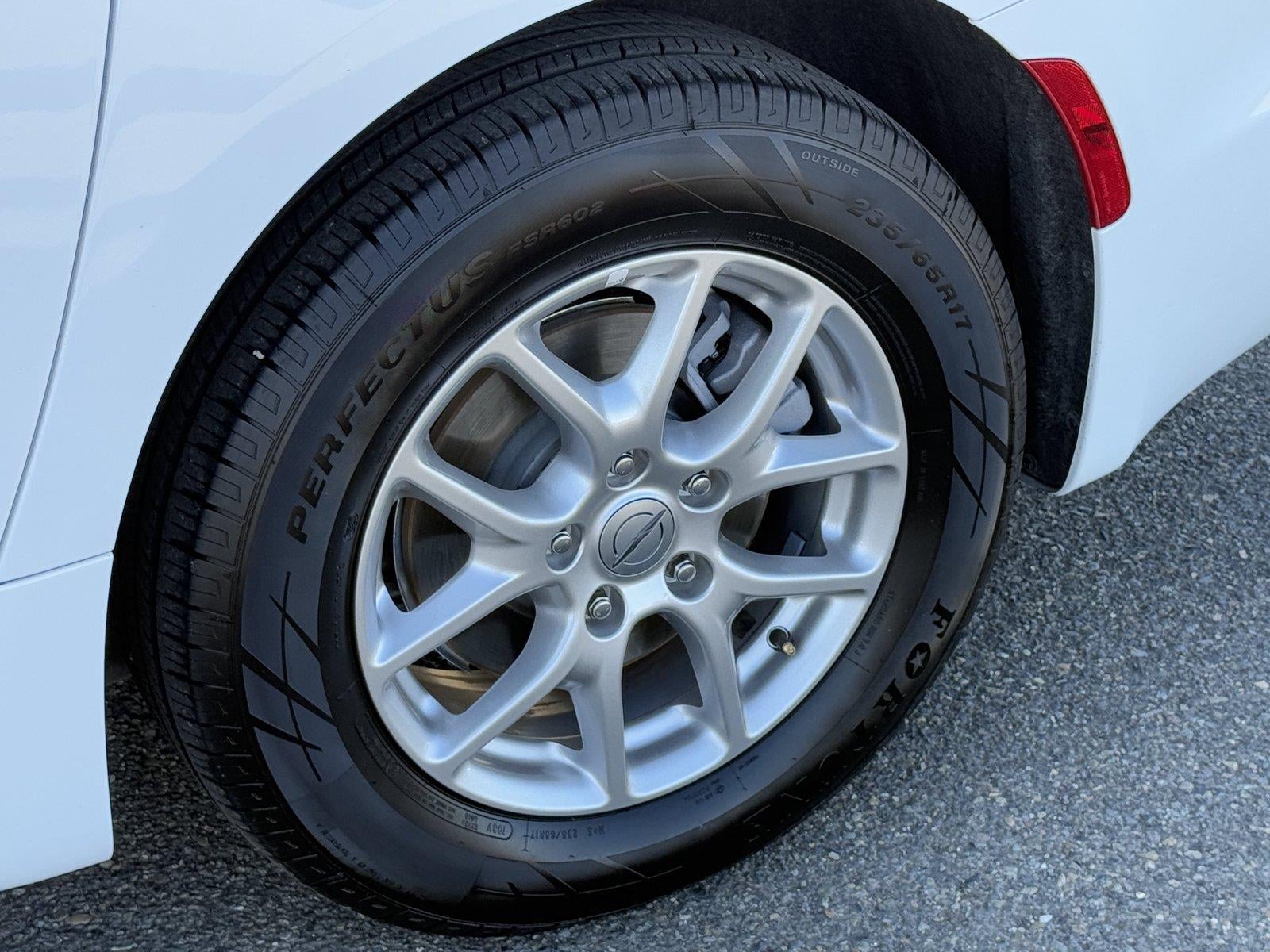 2025 Chrysler Pacifica Select