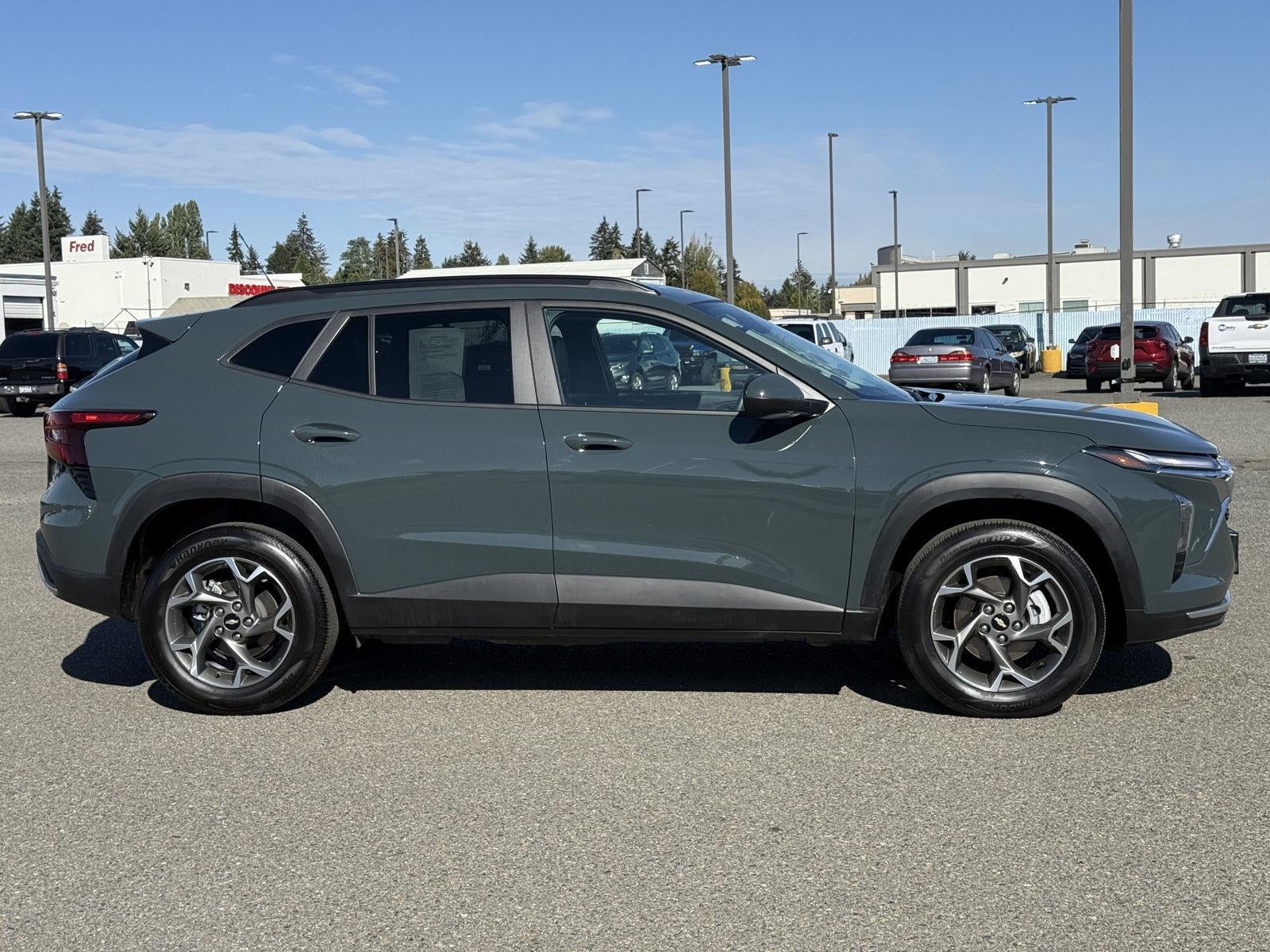 2025 Chevrolet Trax LT